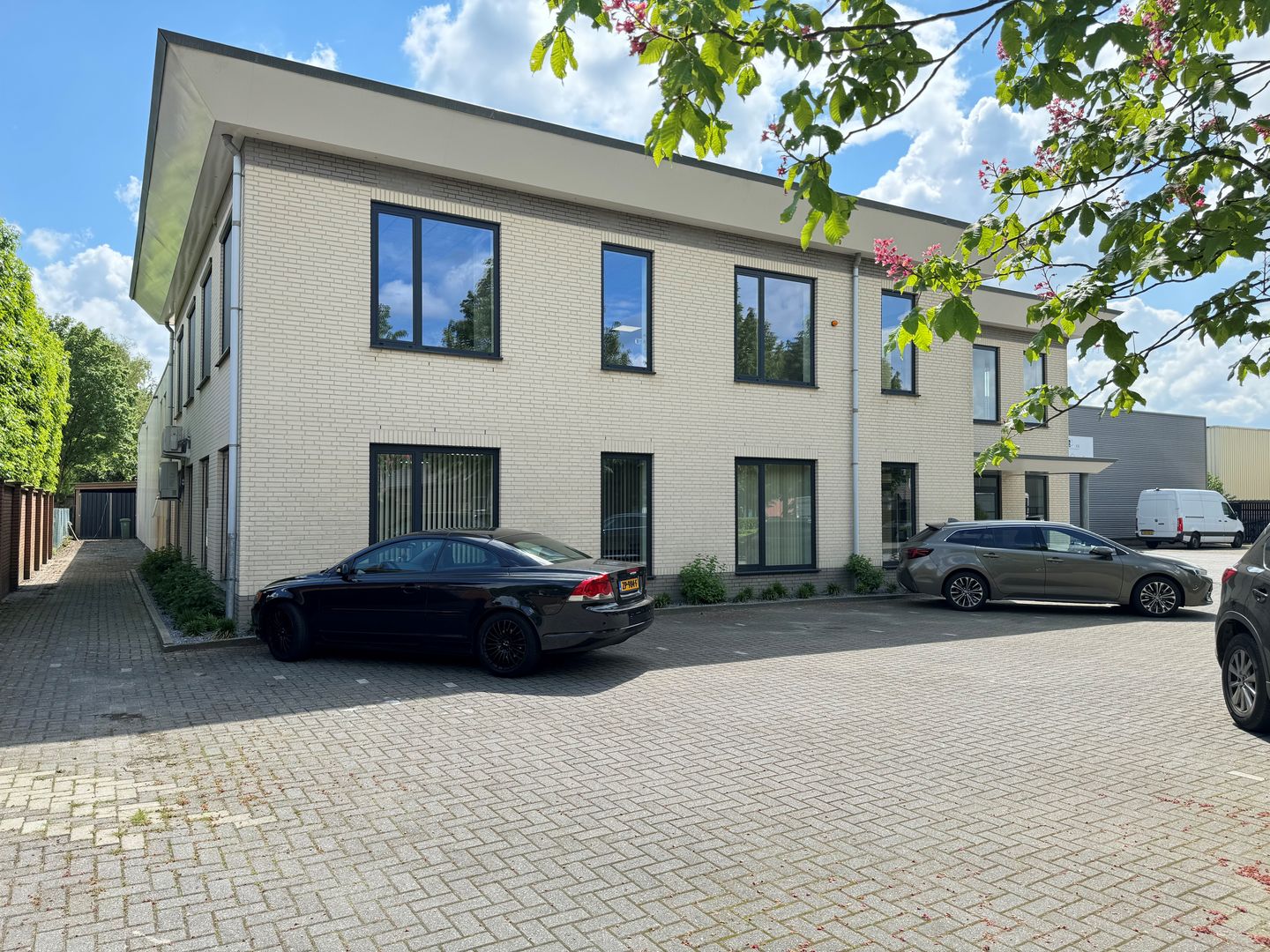 View photo 2 of Eikenbos 6