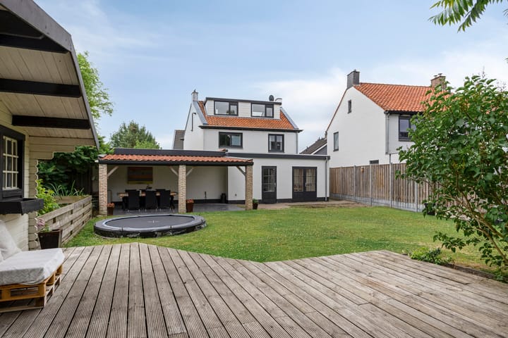 Photo 24 of Wilhelminastraat 50