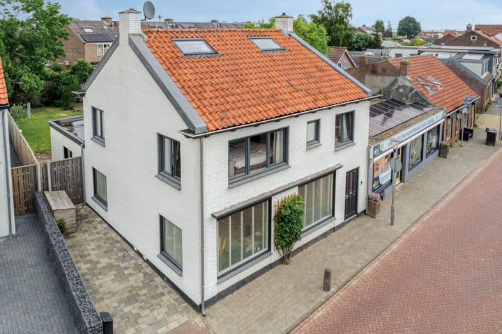 Photo 31 of Wilhelminastraat 50