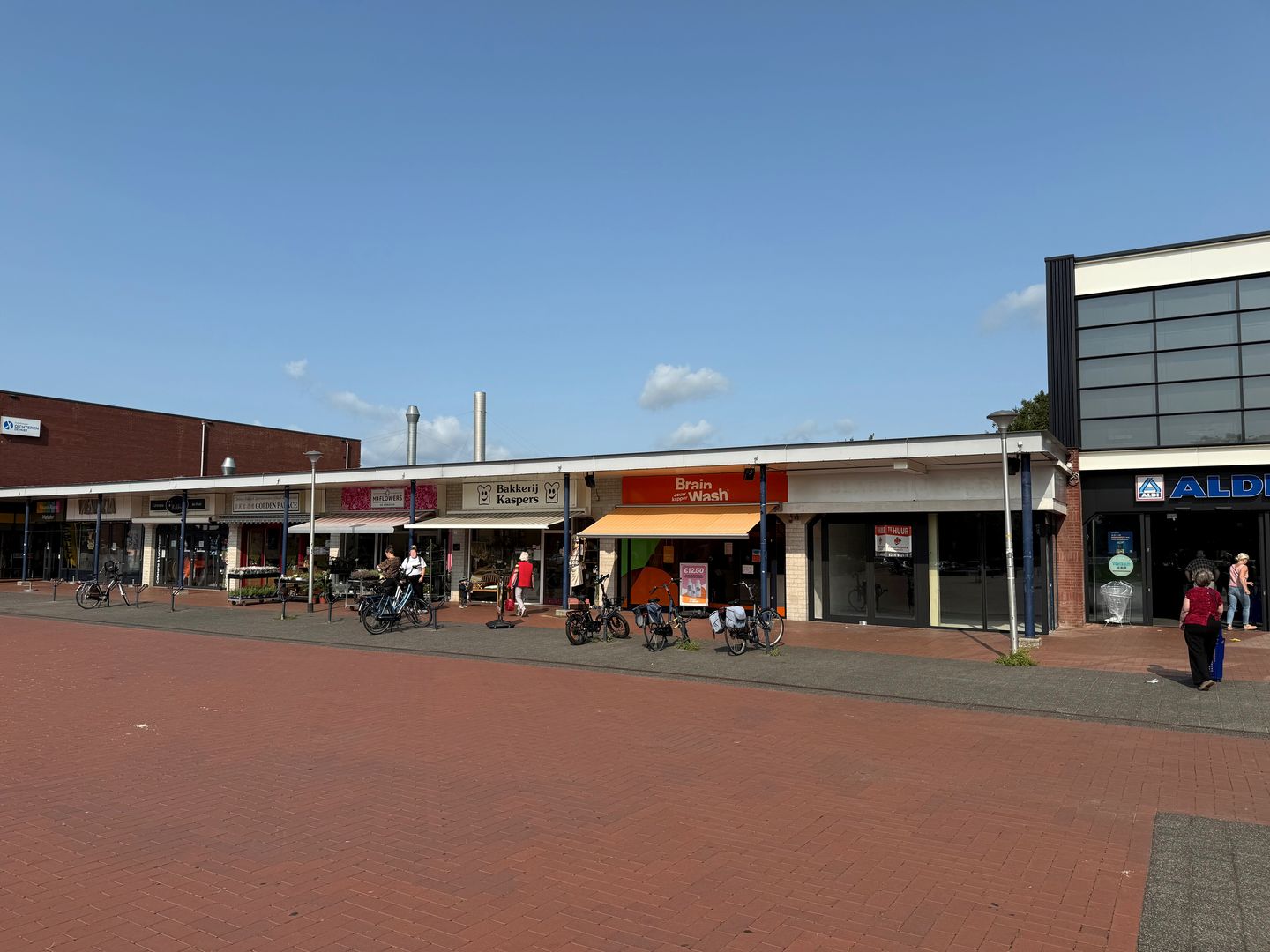 View photo 2 of de Bongerd 65