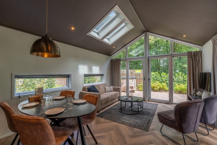 Foto 2 van Nieuwe Veenendaalseweg 229-247