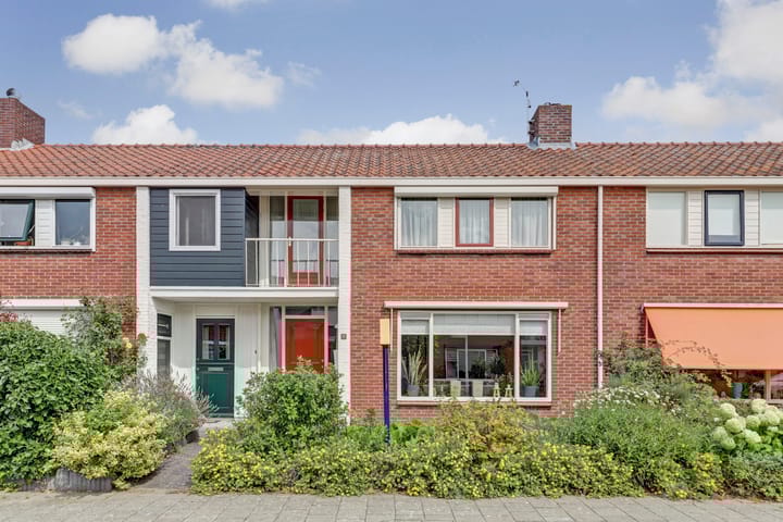 Photo 2 of Zeeasterstraat 11