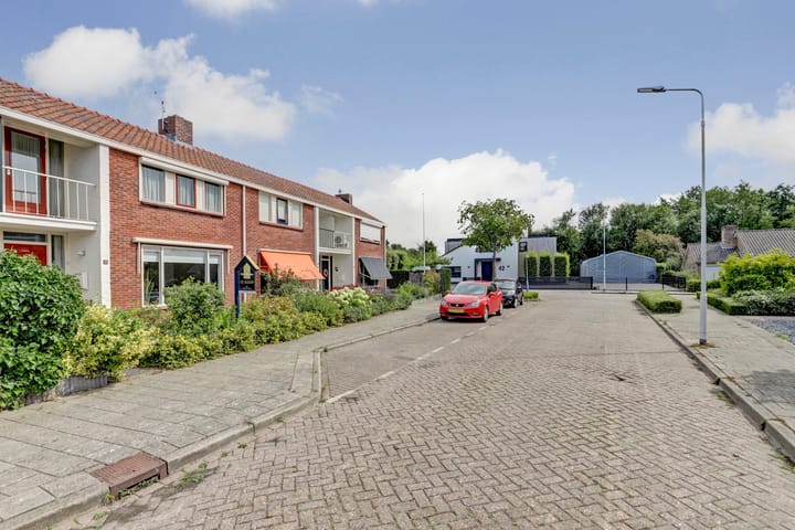 Photo 3 of Zeeasterstraat 11