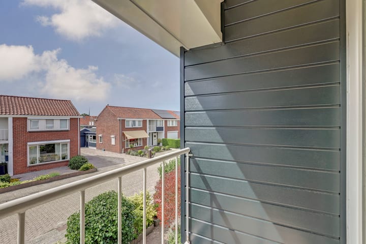 Photo 24 of Zeeasterstraat 11