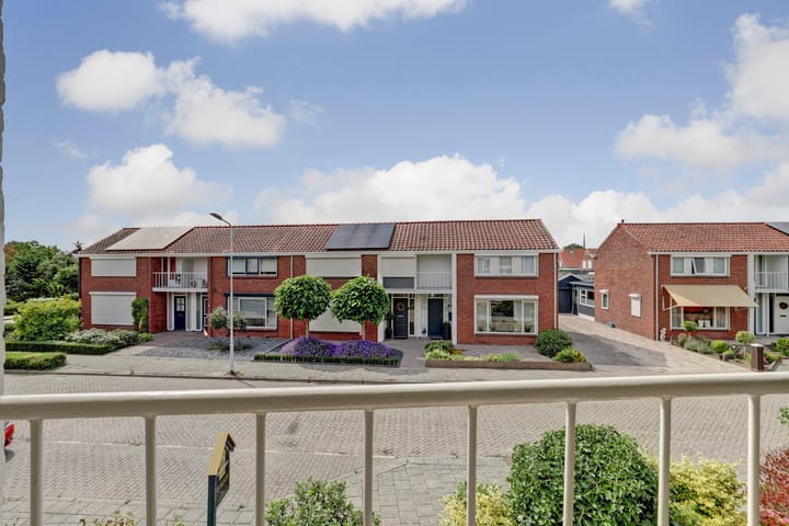 Photo 25 of Zeeasterstraat 11