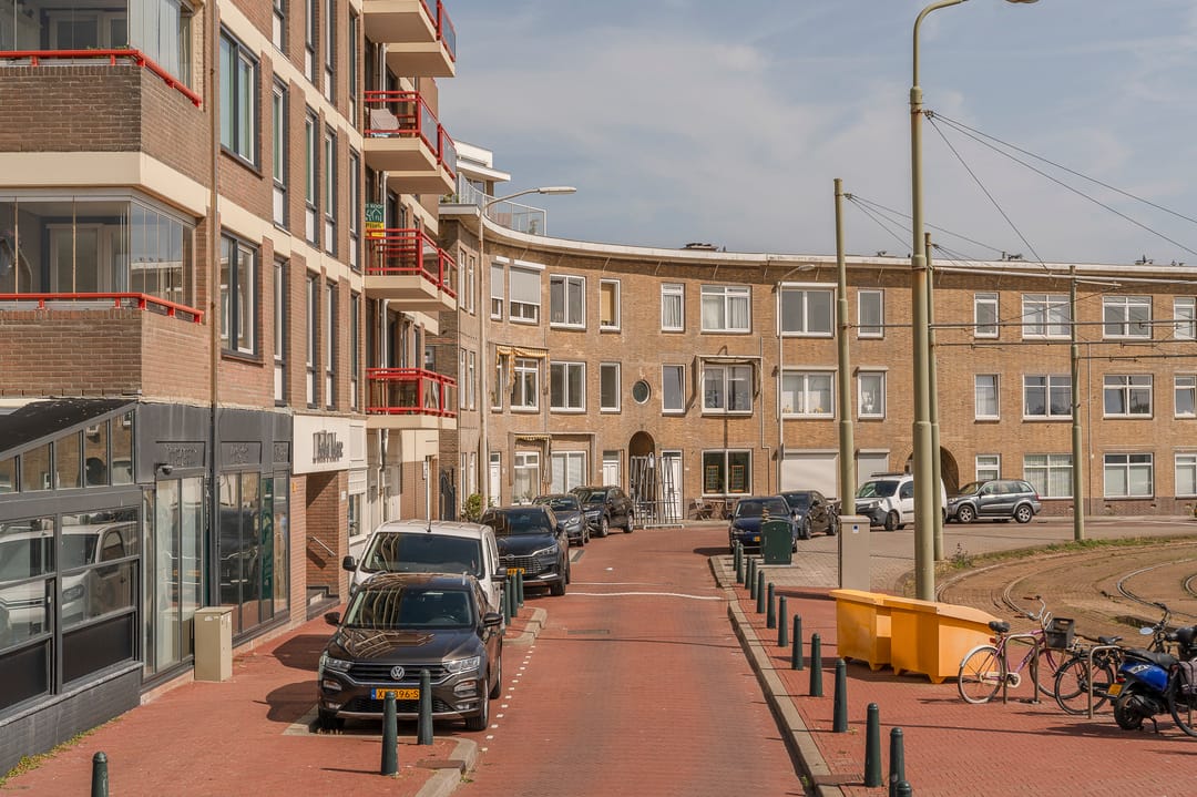 Photo 2 of Zeeruststraat 214