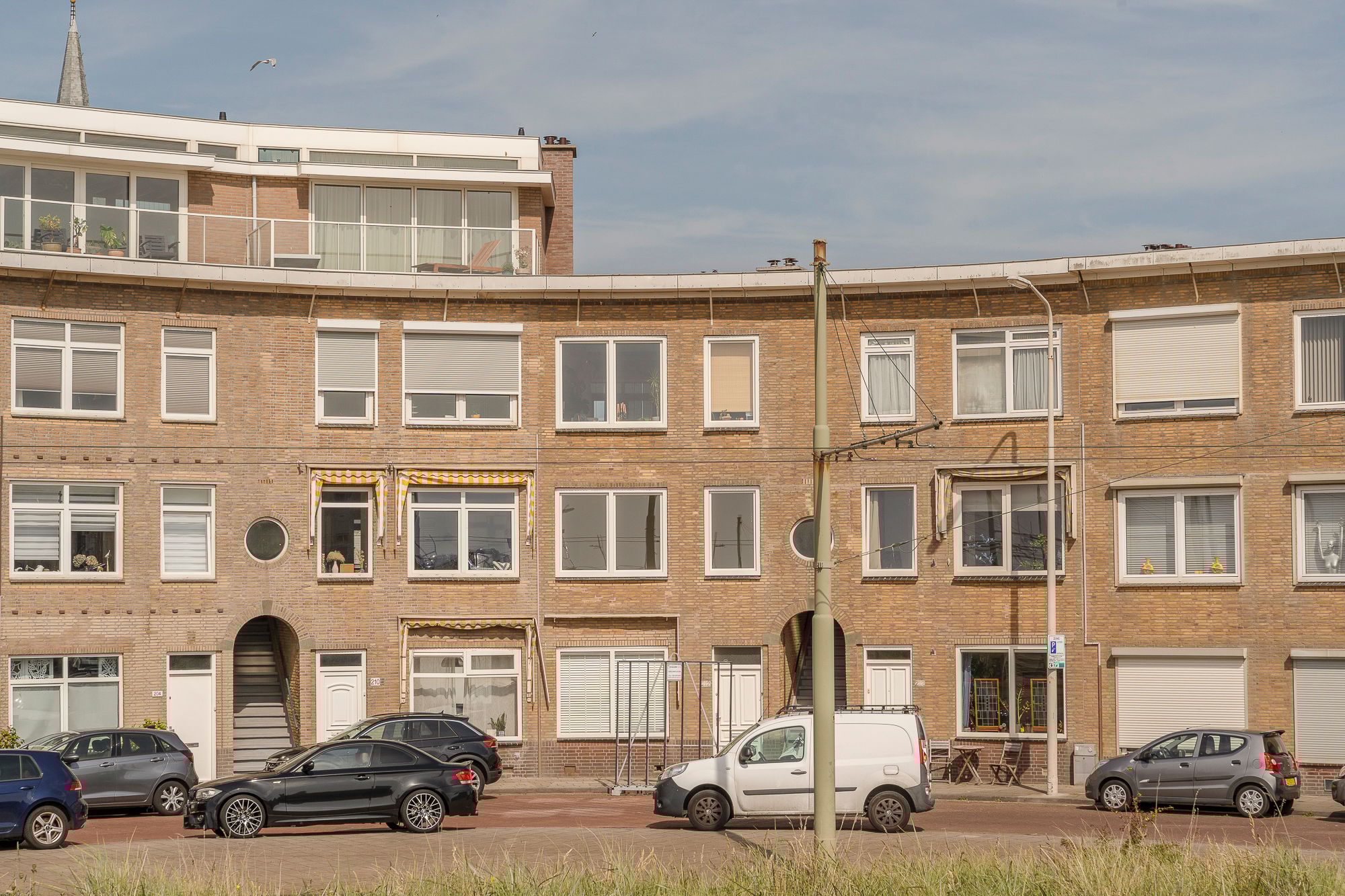 Photo 3 of Zeeruststraat 214