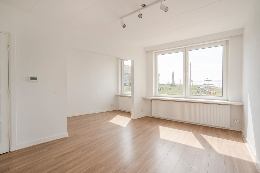 Photo 8 of Zeeruststraat 214