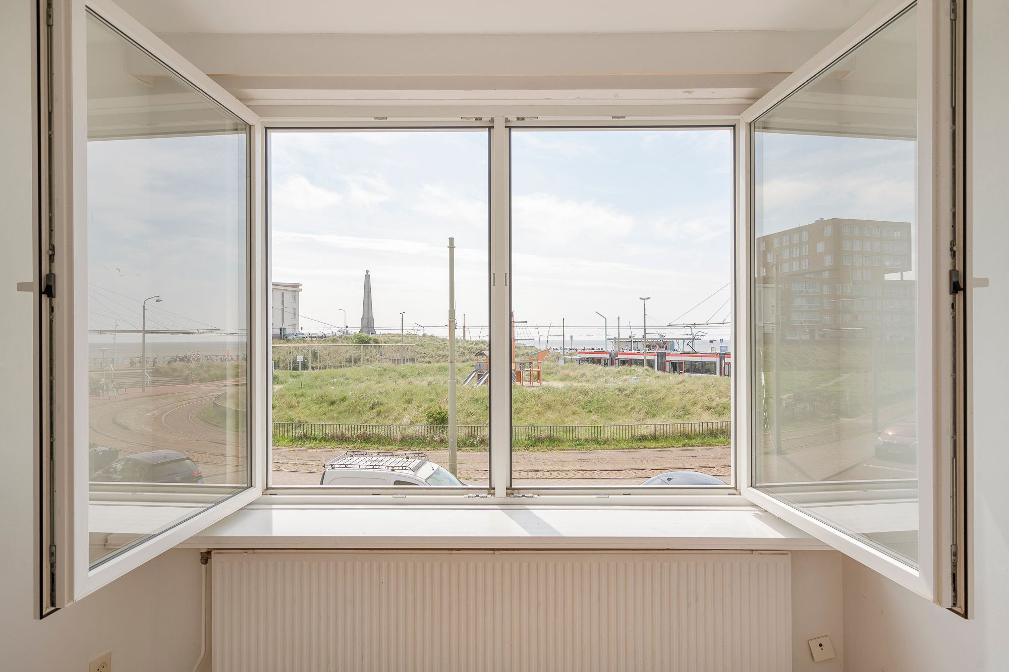 Photo 9 of Zeeruststraat 214