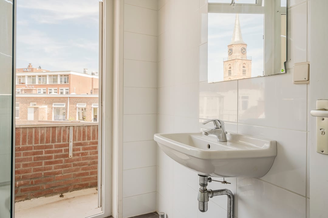 Photo 17 of Zeeruststraat 214