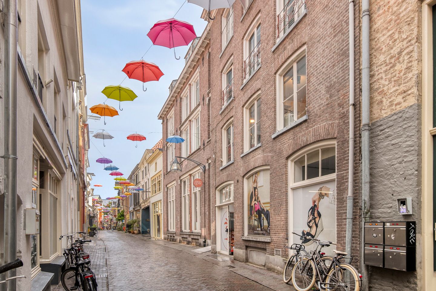 Bekijk foto 2 van Grote Overstraat 4-6