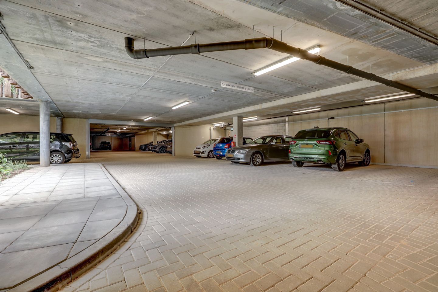 Foto 35 van Victor Beermannhof 48