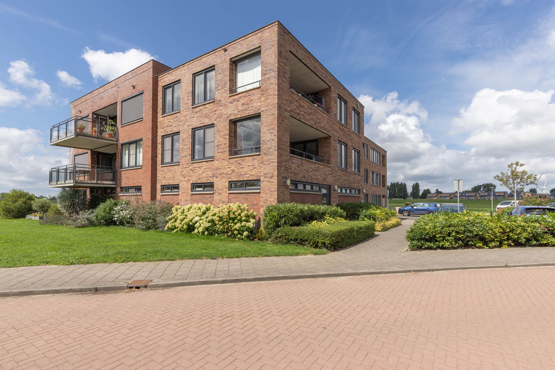 Photo 33 of Leeuwerik 9