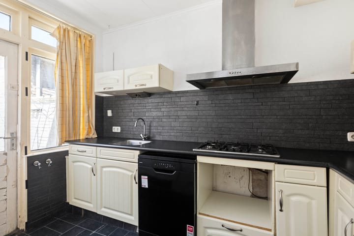 Foto 12 van Burg. Van Marlestraat 47