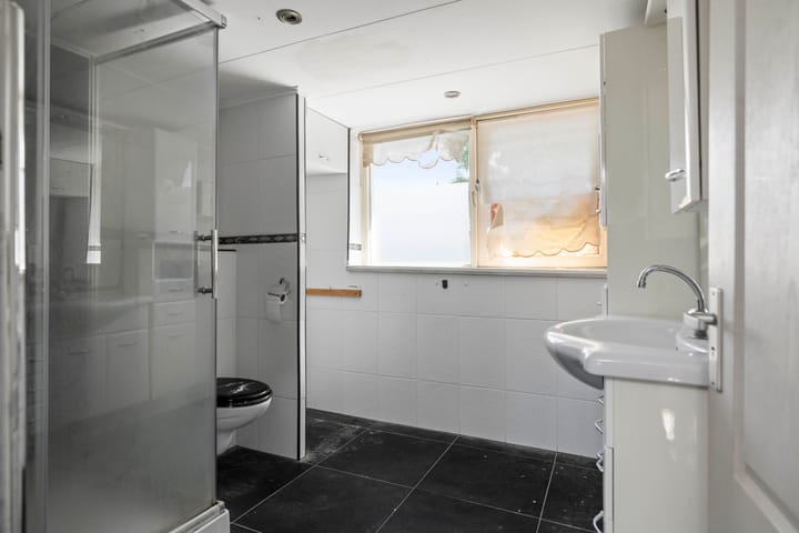 Foto 24 van Burg. Van Marlestraat 47