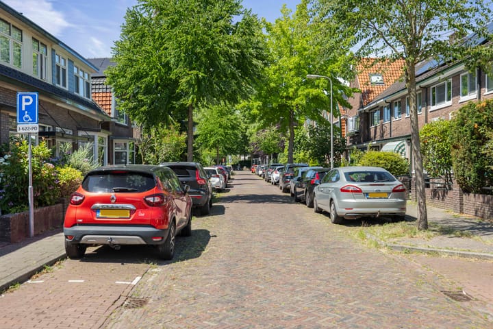 Foto 35 van Burg. Van Marlestraat 47