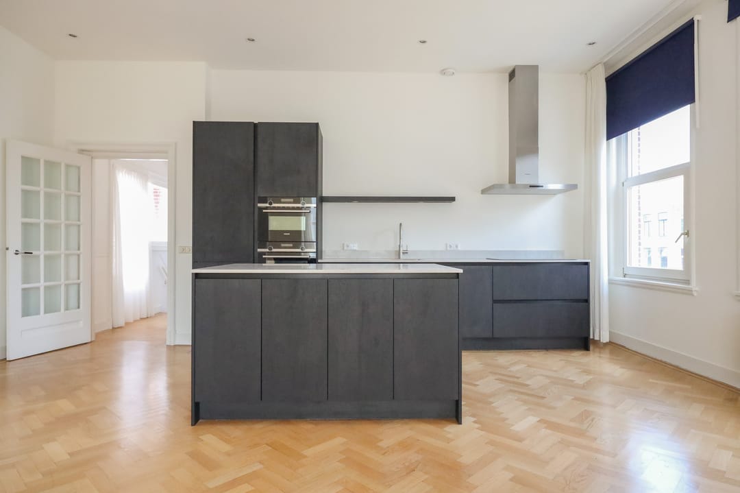 Photo 1 of Van Baerlestraat 28-2