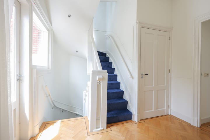 Foto 5 van Van Baerlestraat 28-2
