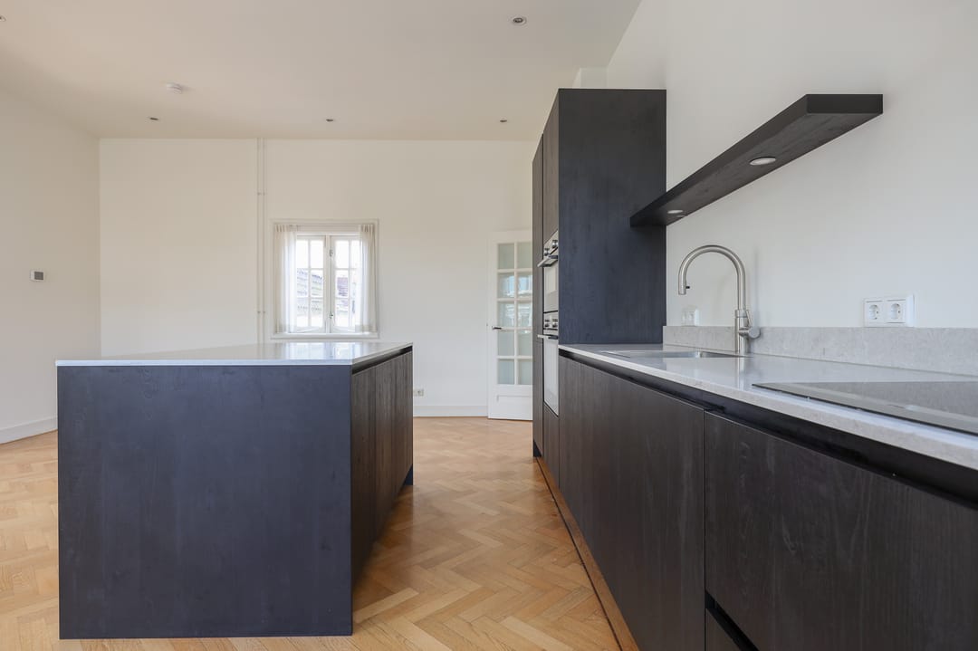 Photo 7 of Van Baerlestraat 28-2