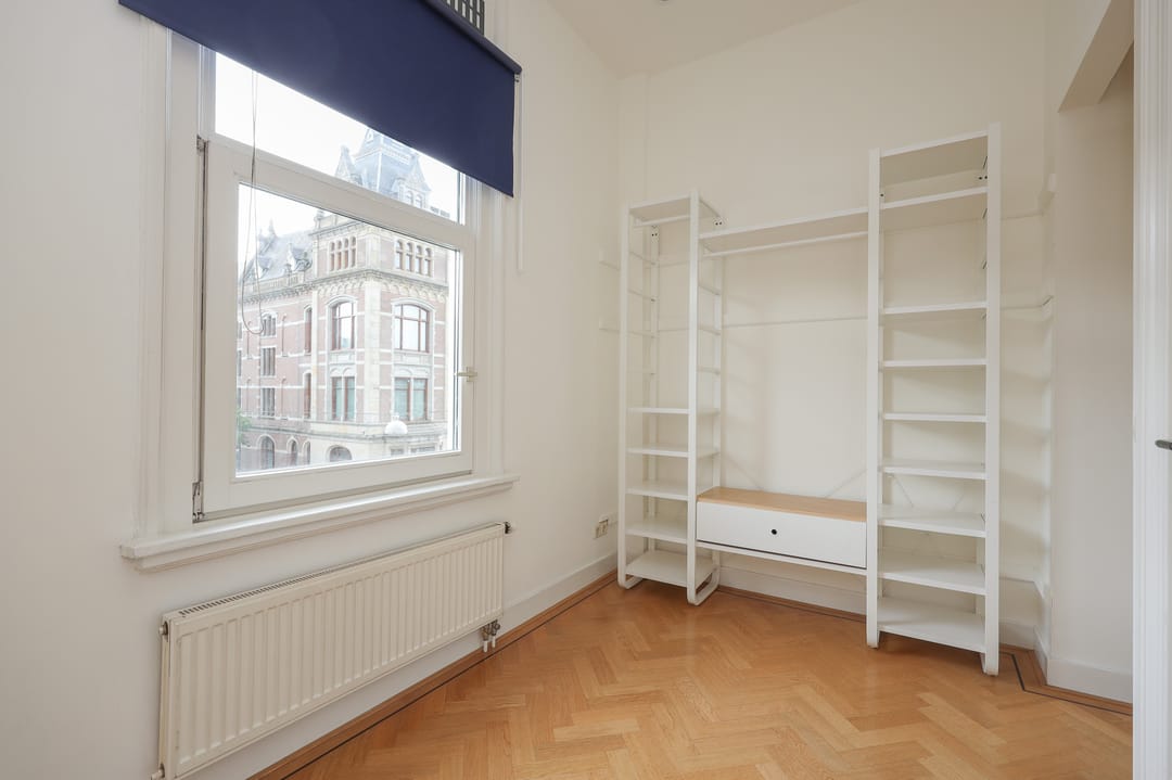 Photo 16 of Van Baerlestraat 28-2