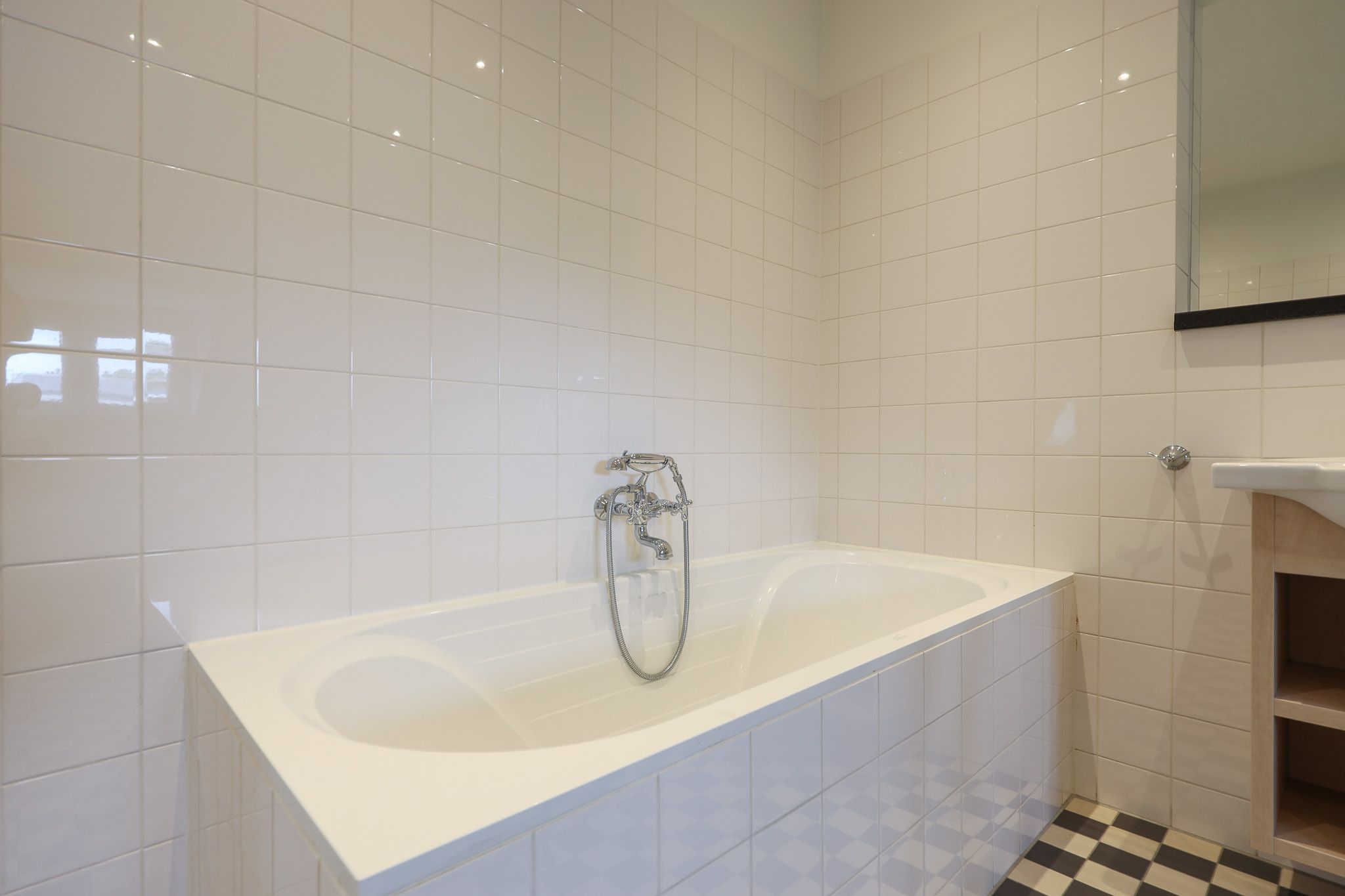 Photo 30 of Van Baerlestraat 28-2
