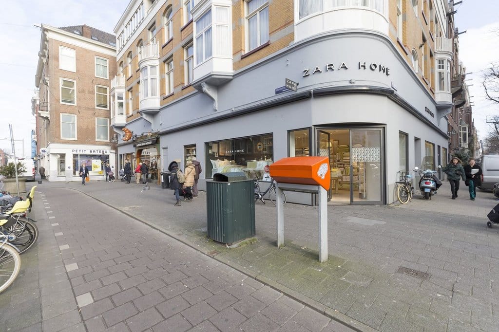 Photo 38 of Van Baerlestraat 28-2