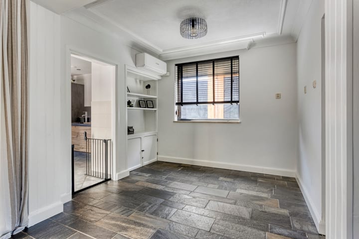 Photo 10 of Helmondsestraat 27