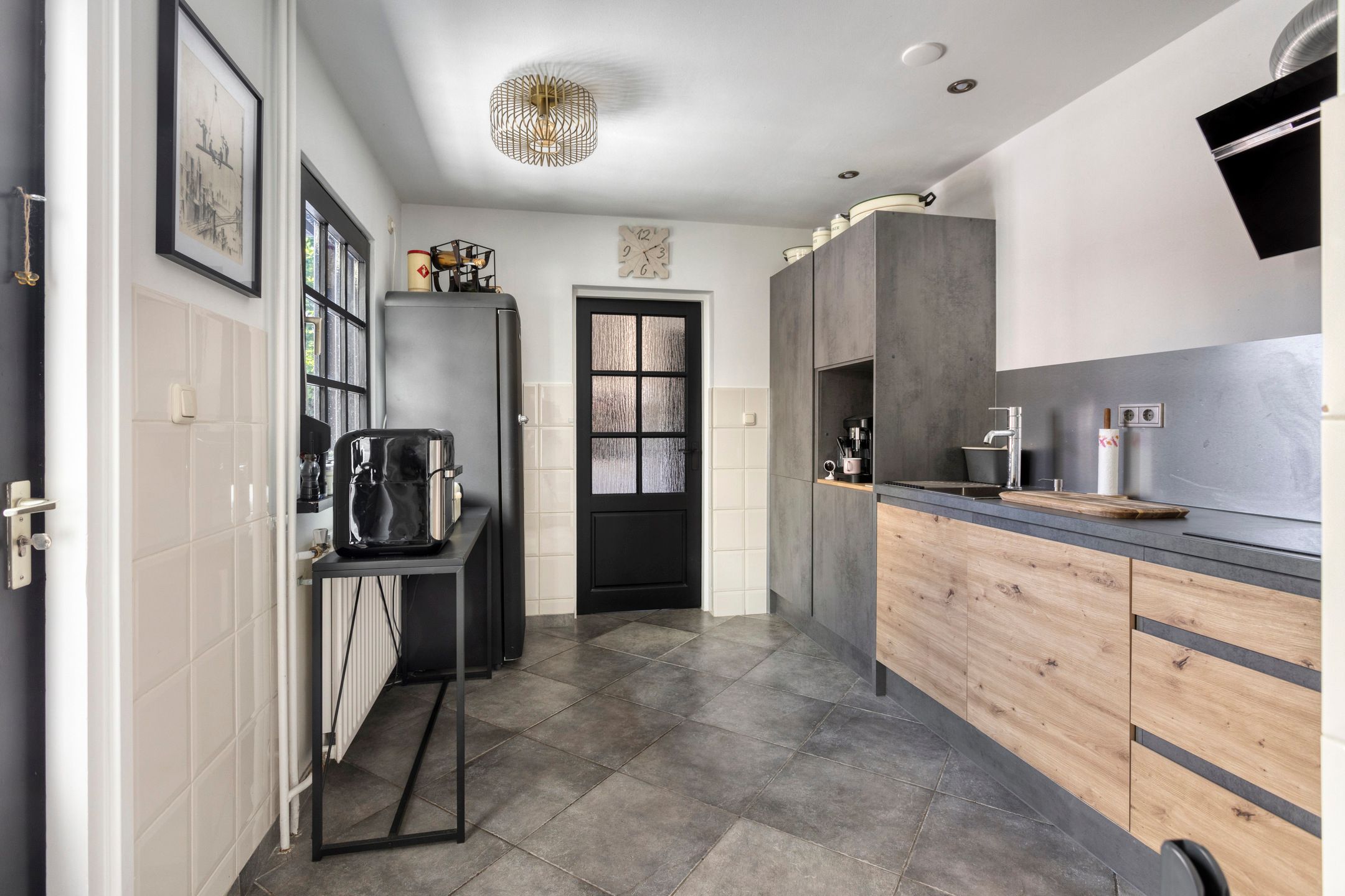 Photo 12 of Helmondsestraat 27