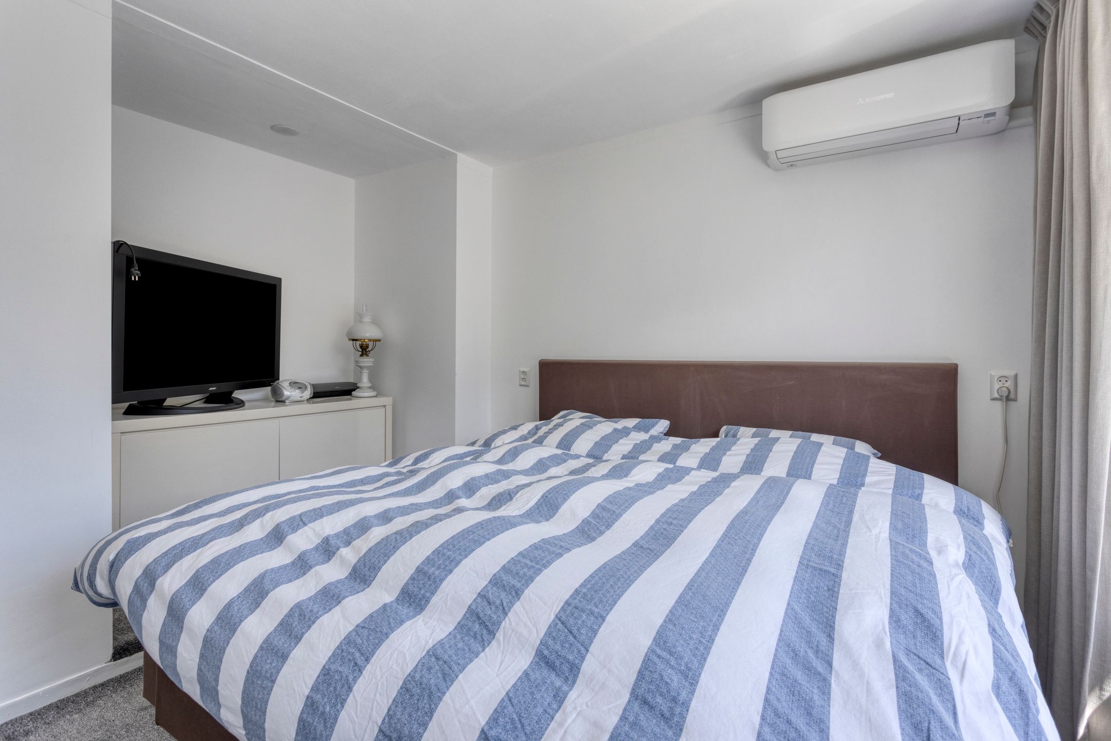 Photo 18 of Helmondsestraat 27