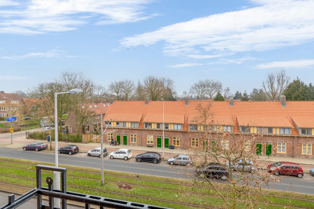 Photo 2 of Bree 27-B02