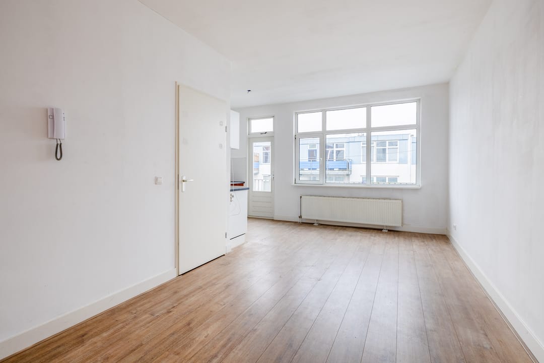 Photo 11 of Bree 27-B02