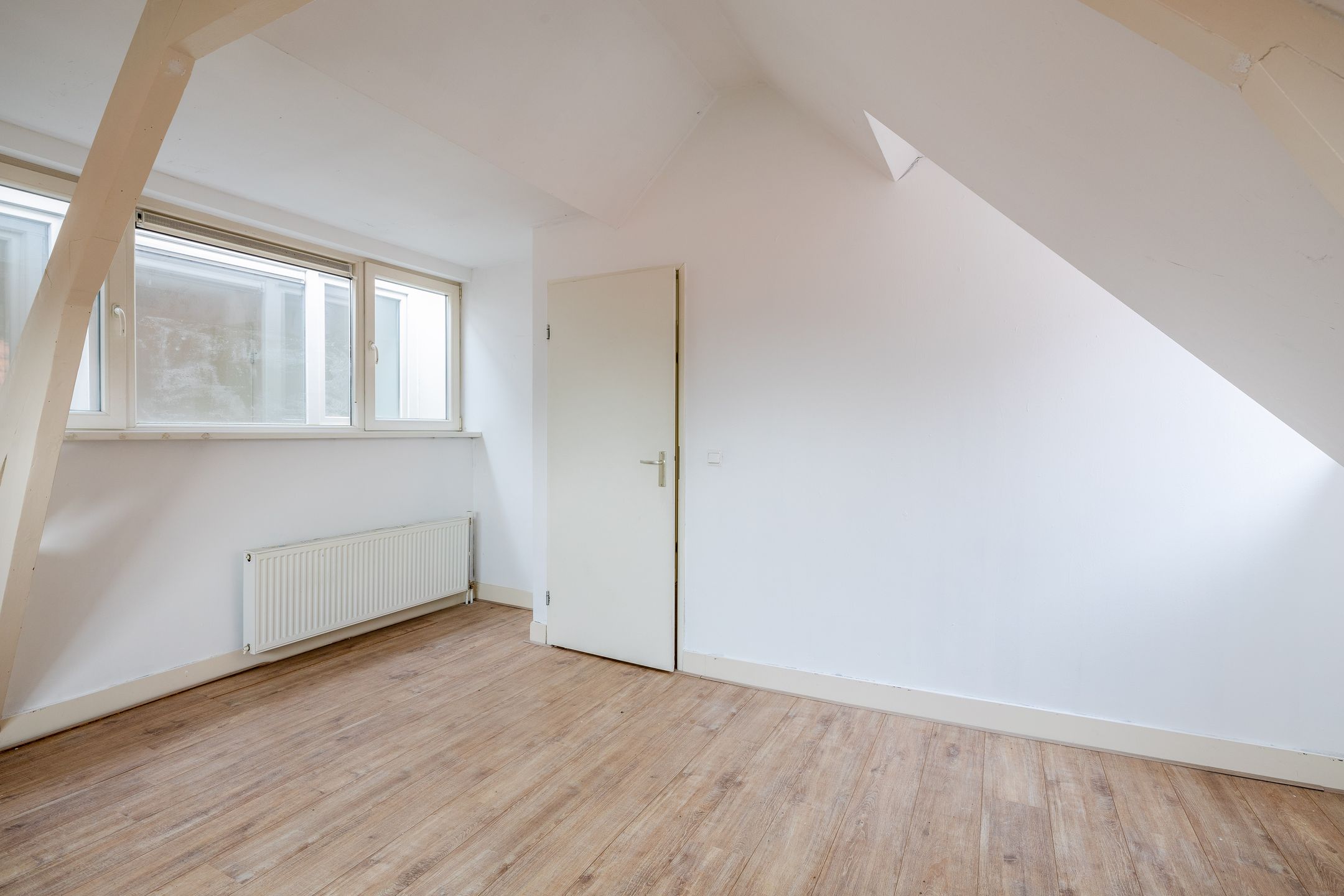 Photo 30 of Bree 27-B02