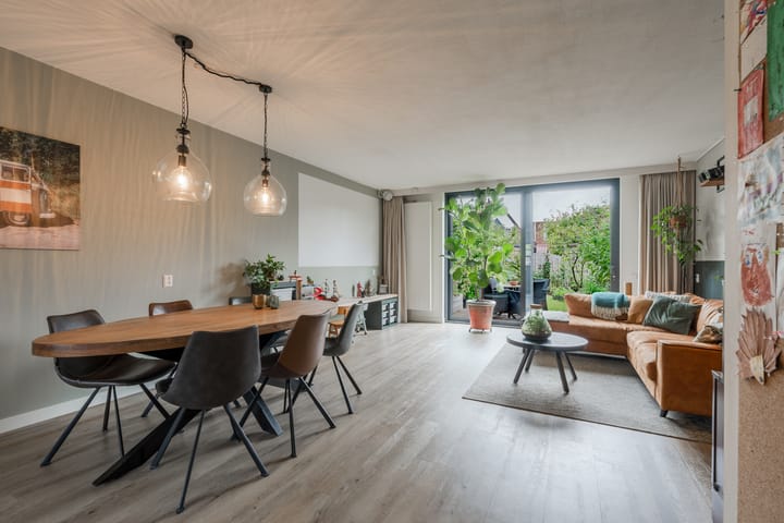 Foto 4 van van Meeuwenstraat 8