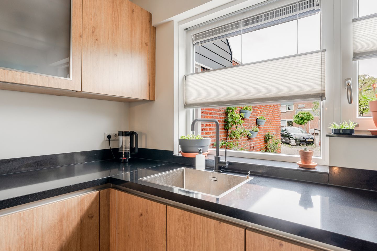 Foto 14 van van Meeuwenstraat 8