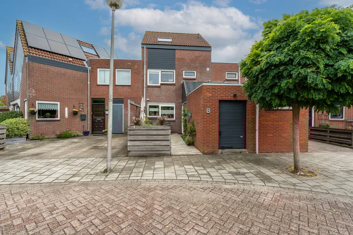 van Meeuwenstraat 8
