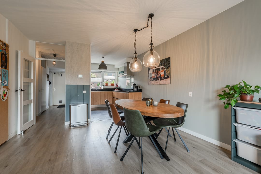 Foto 11 van van Meeuwenstraat 8