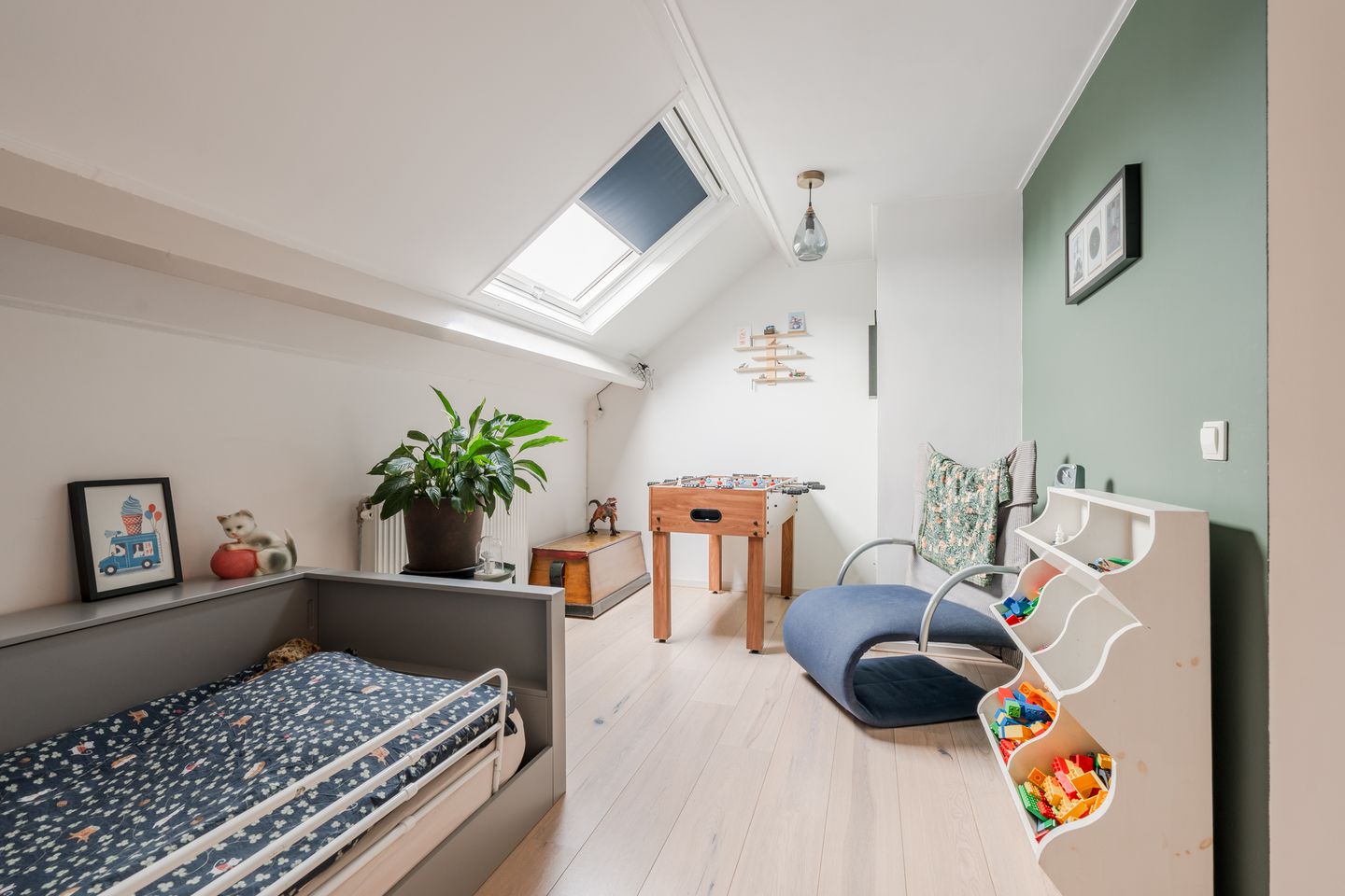 Foto 34 van van Meeuwenstraat 8