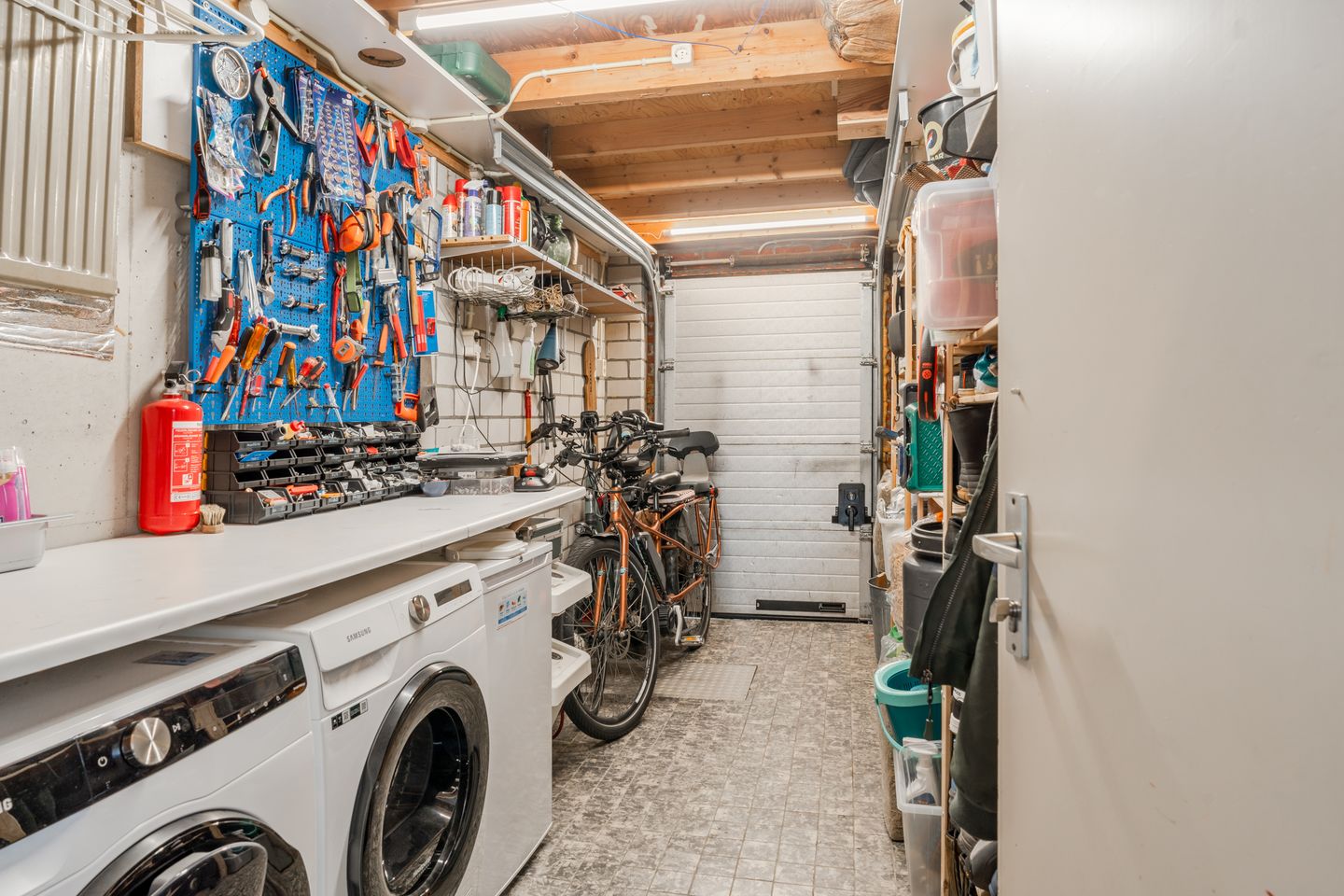 Foto 40 van van Meeuwenstraat 8