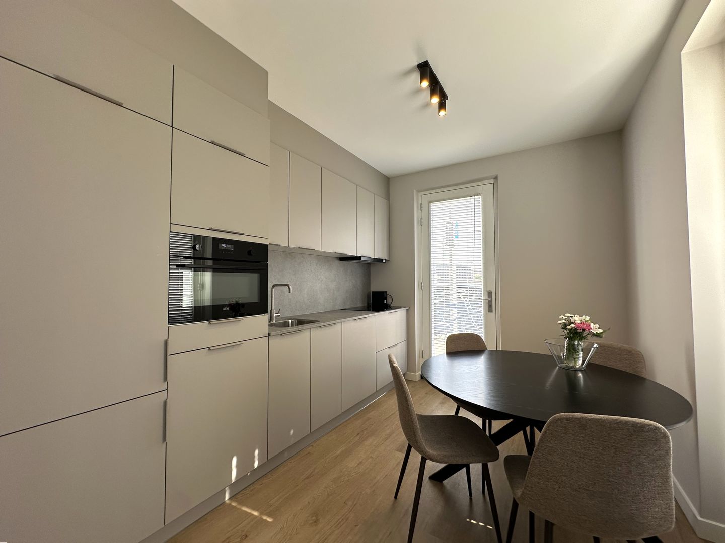 Foto 4 van Maashaven N.z. 471