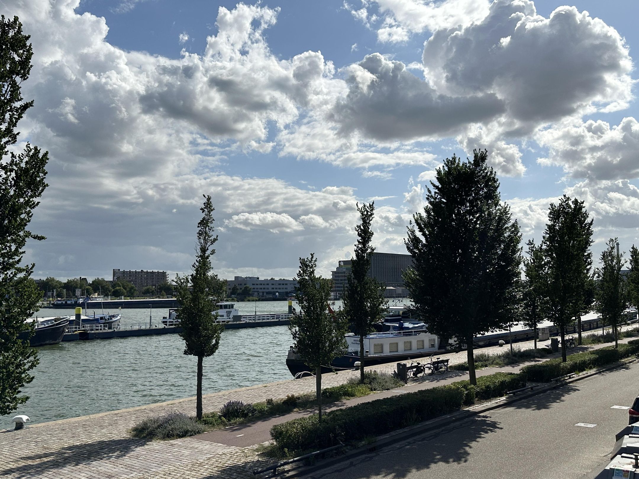 Foto 33 van Maashaven N.z. 471