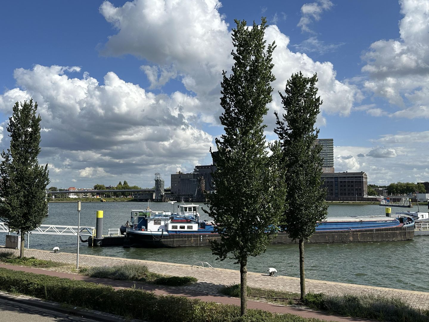 Foto 34 van Maashaven N.z. 471