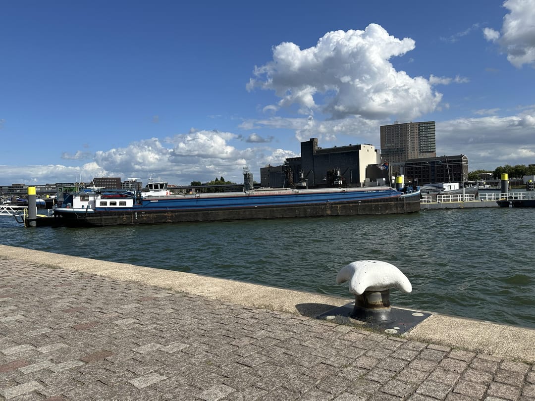 Foto 38 van Maashaven N.z. 471