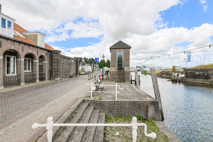 Photo 79 of Voorstraat 61