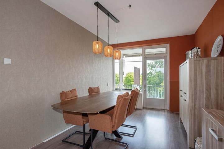 Foto 13 van Burgemeester Caan van Necklaan 211