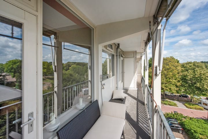 Foto 16 van Burgemeester Caan van Necklaan 211