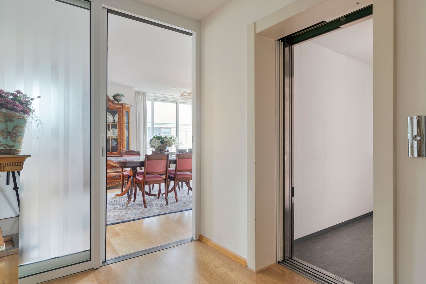 Photo 10 of Maasboulevard 53