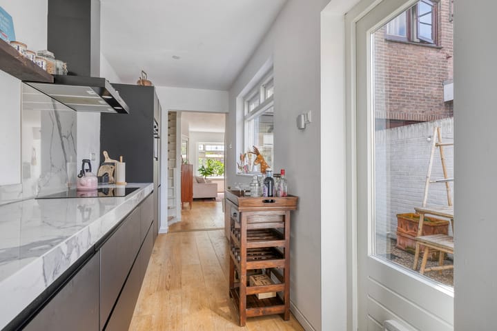 Photo 13 of Lunetstraat 34