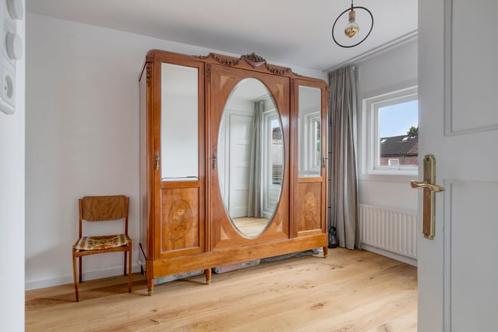 Photo 18 of Lunetstraat 34