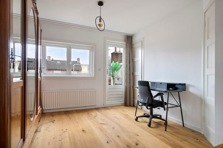 Photo 22 of Lunetstraat 34