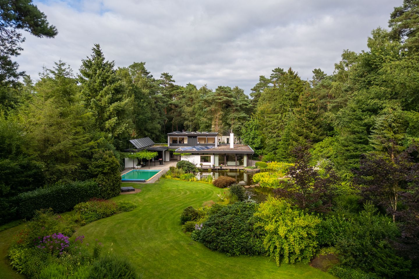 Foto 1 van Juliana van Stolberglaan 10